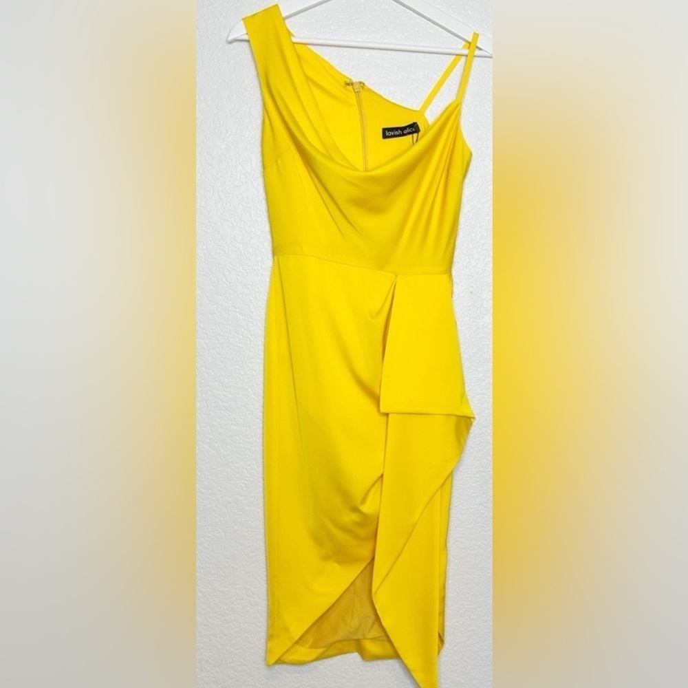 NWT Lavish Alice Nordstrom One Shoulder Yellow Dress